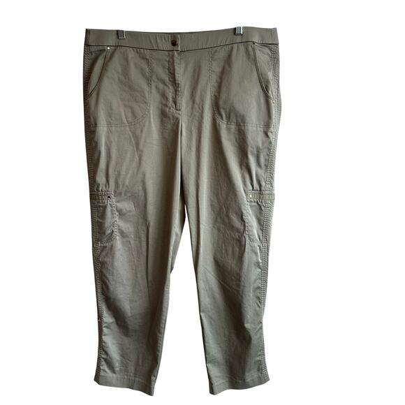 Chico's Secret Stretch Luxe Utility Convertible Crop to Ankle Pant Green 3/16/XL - Picture 2 of 12